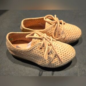 Old navy toddler girl Oxford shoes, Size 7.